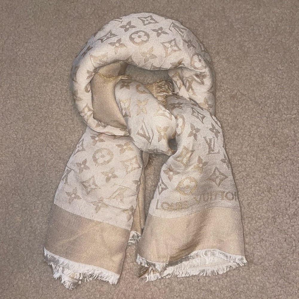 Authentic Louis Vuitton Elegant Scarf Beige and Gold